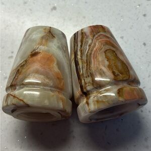 Great gift!!
Salt and pepper shakers Marble Onyx Swirling Patterns